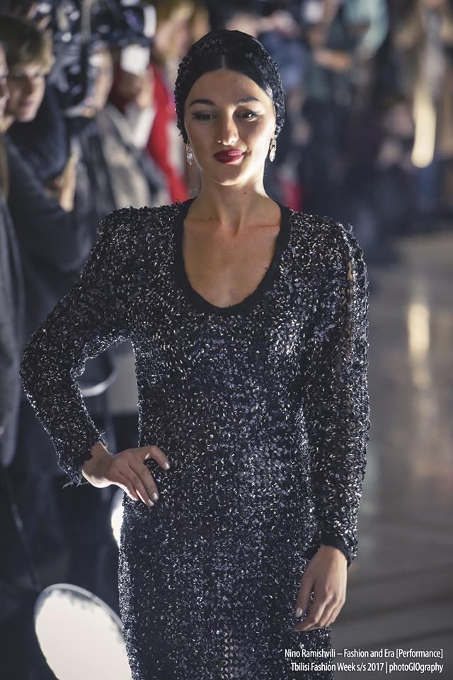 Sukhishvili ensemble dancers open Tbilisi Fashion Week in extraordinary costumes geotv.ge